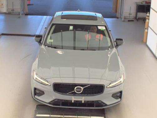 2025 Volvo S60 B5 Core