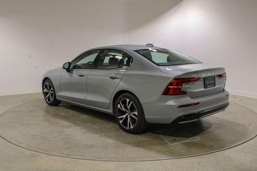 2025 Volvo S60 B5 Core