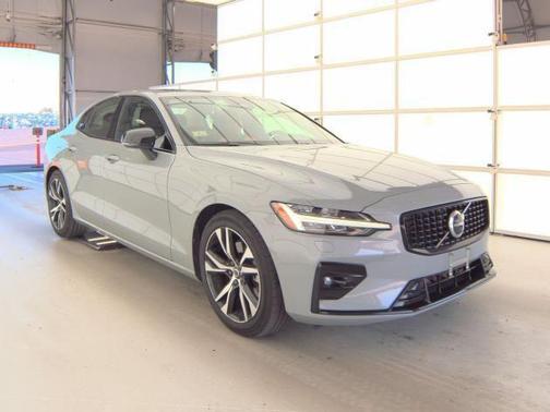 2025 Volvo S60 B5 Core