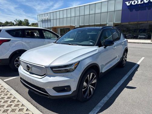Glacier Silver Metallic 2021 Volvo XC40 Recharge Pure Electric P8
