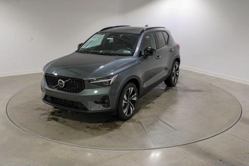 2026 Volvo XC40 B5 Plus