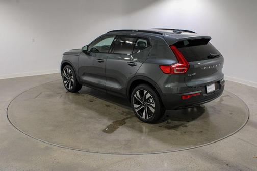 2026 Volvo XC40 B5 Plus
