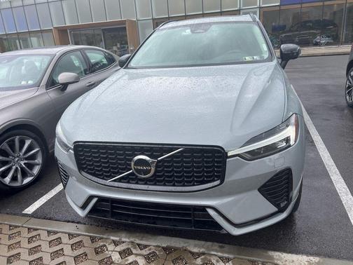 Vapour Grey Metallic 2024 Volvo XC60 Recharge Plug-In Hybrid T8 Ultimate Dark Theme