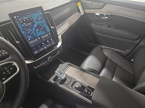 2026 Volvo XC90 Ultra, B6 AWD Gas (mild hybrid), Gasoline, Bright, 7 Seats