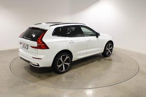 2025 Volvo XC60 Plug-In Hybrid T8 Ultra