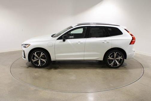 2025 Volvo XC60 Plug-In Hybrid T8 Ultra