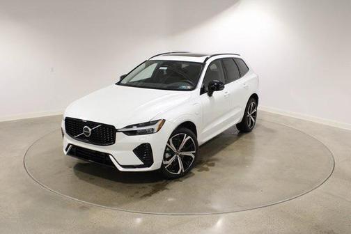 2025 Volvo XC60 Plug-In Hybrid T8 Ultra
