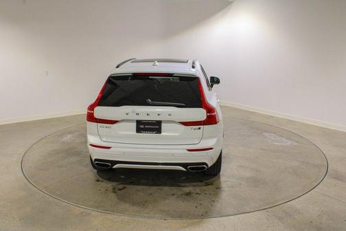 2020 Volvo XC60 T6 R-Design