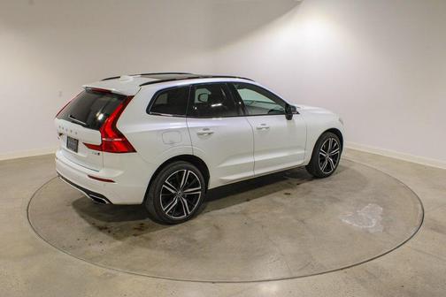 2020 Volvo XC60 T6 R-Design
