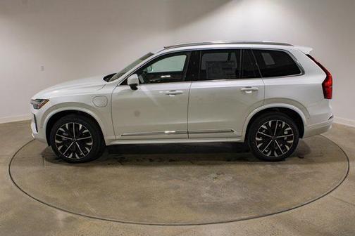 2025 Volvo XC90 Plug-In Hybrid T8 Plus 7-Seater