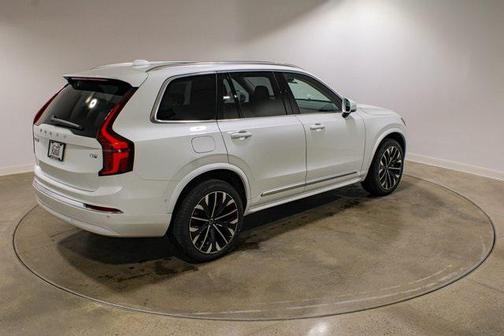 2025 Volvo XC90 Plug-In Hybrid T8 Plus 7-Seater