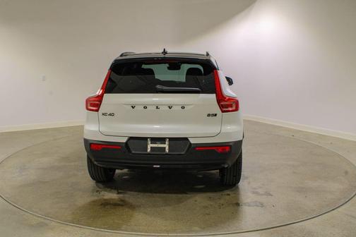 Crystal White 2026 Volvo XC40 Black Edition Ultra, B5 AWD Gas (mild hybrid)