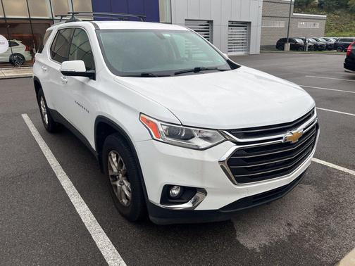 Summit White 2018 Chevrolet Traverse LT Cloth