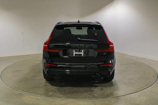 Onyx Black Metallic 2024 Volvo XC60 Recharge Plug-In Hybrid T8 Ultimate Black Edition