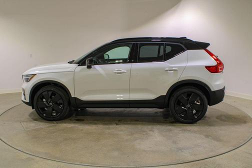 Crystal White 2026 Volvo XC40 Black Edition Ultra, B5 AWD Gas (mild hybrid)