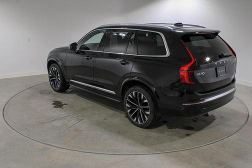 2025 Volvo XC90 B6 Plus 7-Seater
