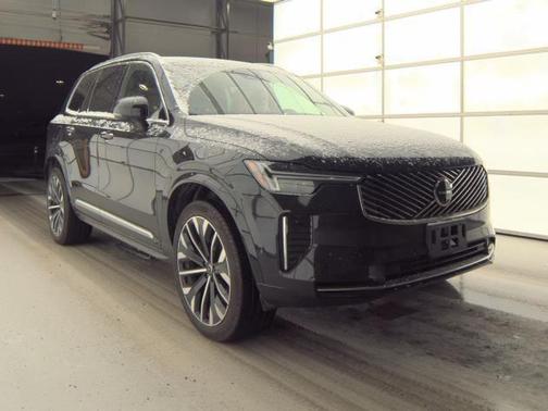 2025 Volvo XC90 B6 Plus 7-Seater