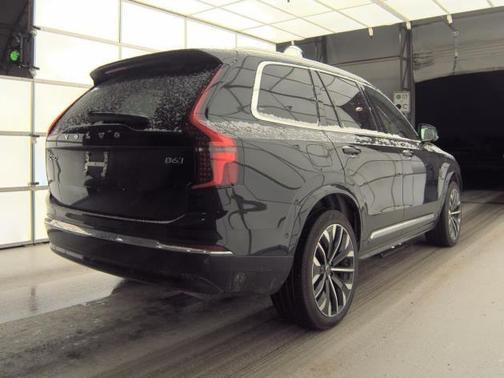 2025 Volvo XC90 B6 Plus 7-Seater