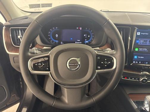 Platinum Grey Metallic 2023 Volvo XC60 B5 Plus Dark Theme