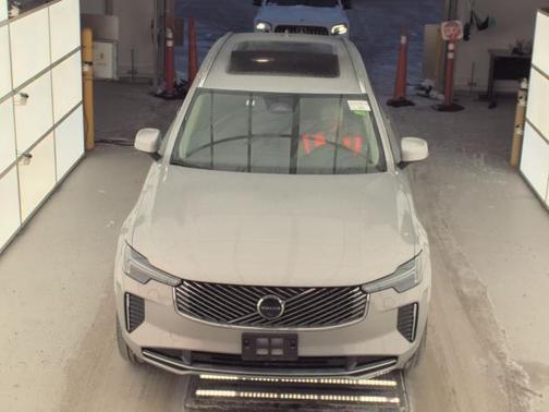 2025 Volvo XC90 B6 Plus 7-Seater