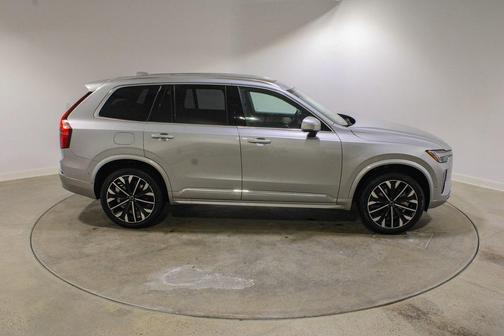 2025 Volvo XC90 B6 Plus 7-Seater