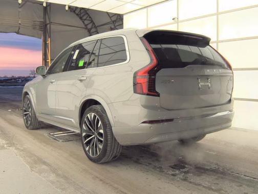 2025 Volvo XC90 B6 Plus 7-Seater