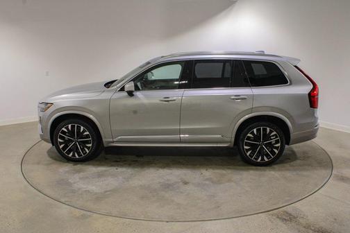 2025 Volvo XC90 B6 Plus 7-Seater