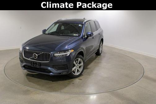 2022 Volvo XC90 T6 Momentum