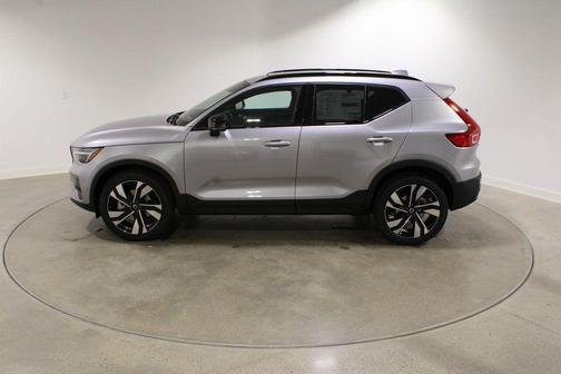Aurora Silver 2026 Volvo XC40 Ultra, B5 AWD Gas (mild hybrid), Dark