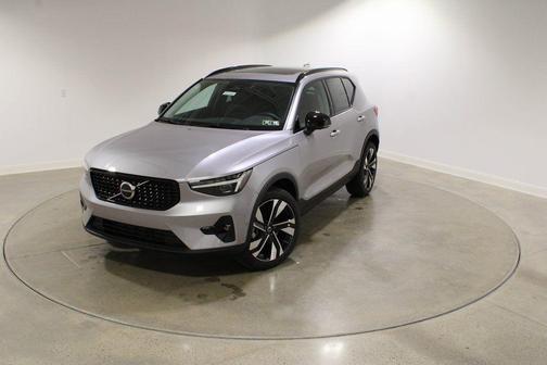 Aurora Silver 2026 Volvo XC40 Ultra, B5 AWD Gas (mild hybrid), Dark