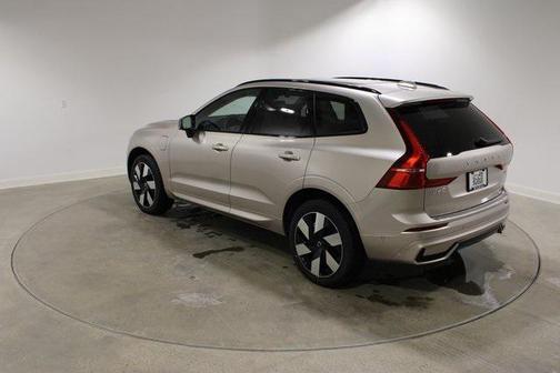 2025 Volvo XC60 Plug-In Hybrid T8 Plus