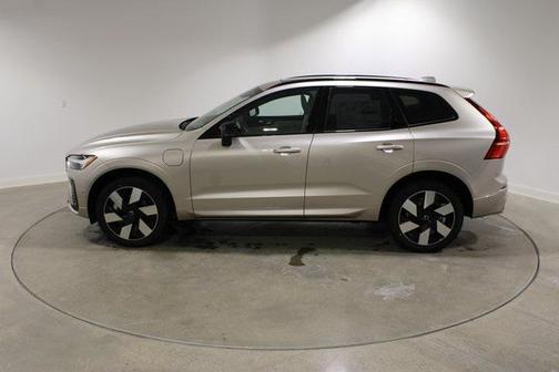 2025 Volvo XC60 Plug-In Hybrid T8 Plus