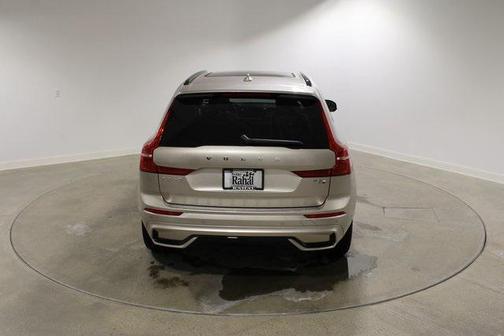 2025 Volvo XC60 Plug-In Hybrid T8 Plus
