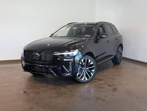 Onyx Black Metallic 2026 Volvo XC60 B5 Ultra