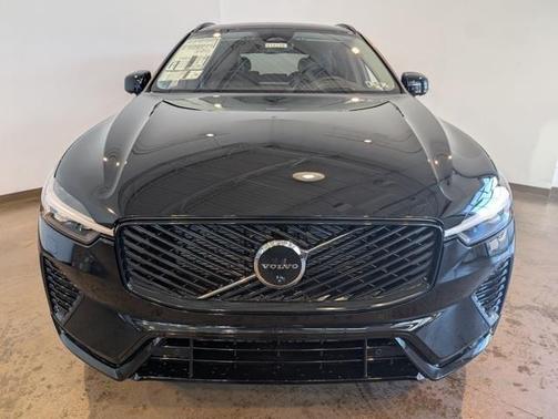 Onyx Black Metallic 2026 Volvo XC60 B5 Ultra