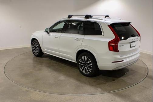 2022 Volvo XC90 T5 Momentum