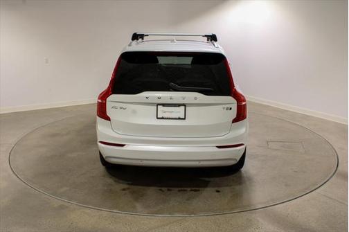 2022 Volvo XC90 T5 Momentum