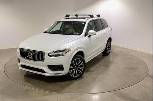 2022 Volvo XC90 T5 Momentum