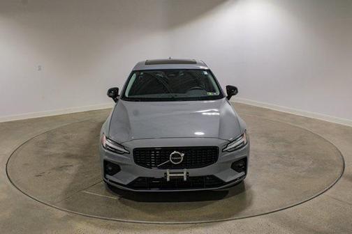 2025 Volvo S60 B5 Core