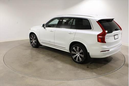 2025 Volvo XC90 Plug-In Hybrid T8 Core 7-Seater