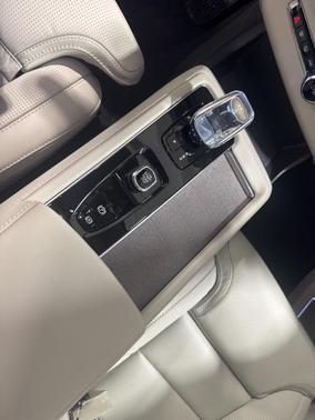 2026 Volvo XC90 Ultra, B6 AWD Gas (mild hybrid), Gasoline, Bright, 7 Seats