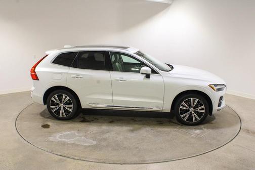 2022 Volvo XC60 B6 Inscription