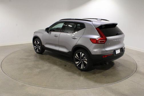Aurora Silver 2026 Volvo XC40 B5 Ultra