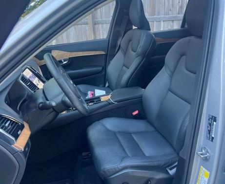 Silver Dawn Metallic 2023 Volvo XC90 B6 Plus 7-Seater