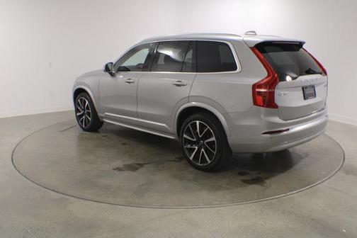 Silver Dawn Metallic 2023 Volvo XC90 B6 Plus 7-Seater
