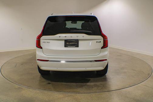 Crystal White Metallic 2025 Volvo XC90 B6 Plus 7-Seater