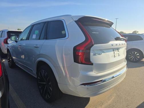 Crystal White Metallic 2025 Volvo XC90 B6 Plus 7-Seater