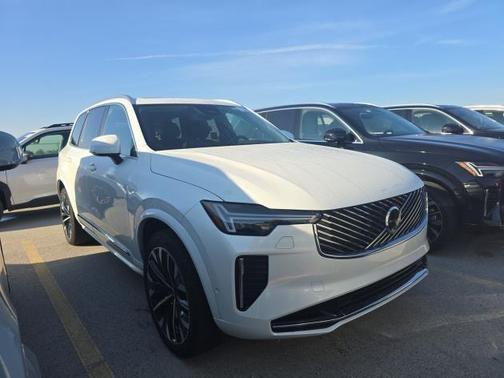 Crystal White Metallic 2025 Volvo XC90 B6 Plus 7-Seater