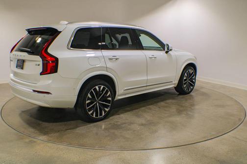 Crystal White Metallic 2025 Volvo XC90 B6 Plus 7-Seater