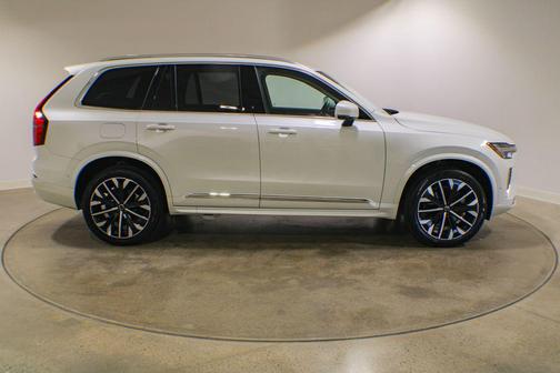 Crystal White Metallic 2025 Volvo XC90 B6 Plus 7-Seater